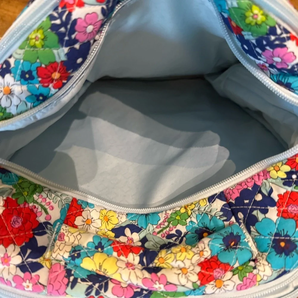 Vera Bradley Floral Essential Expandable Backpack NWOT - Picture 8 of 9
